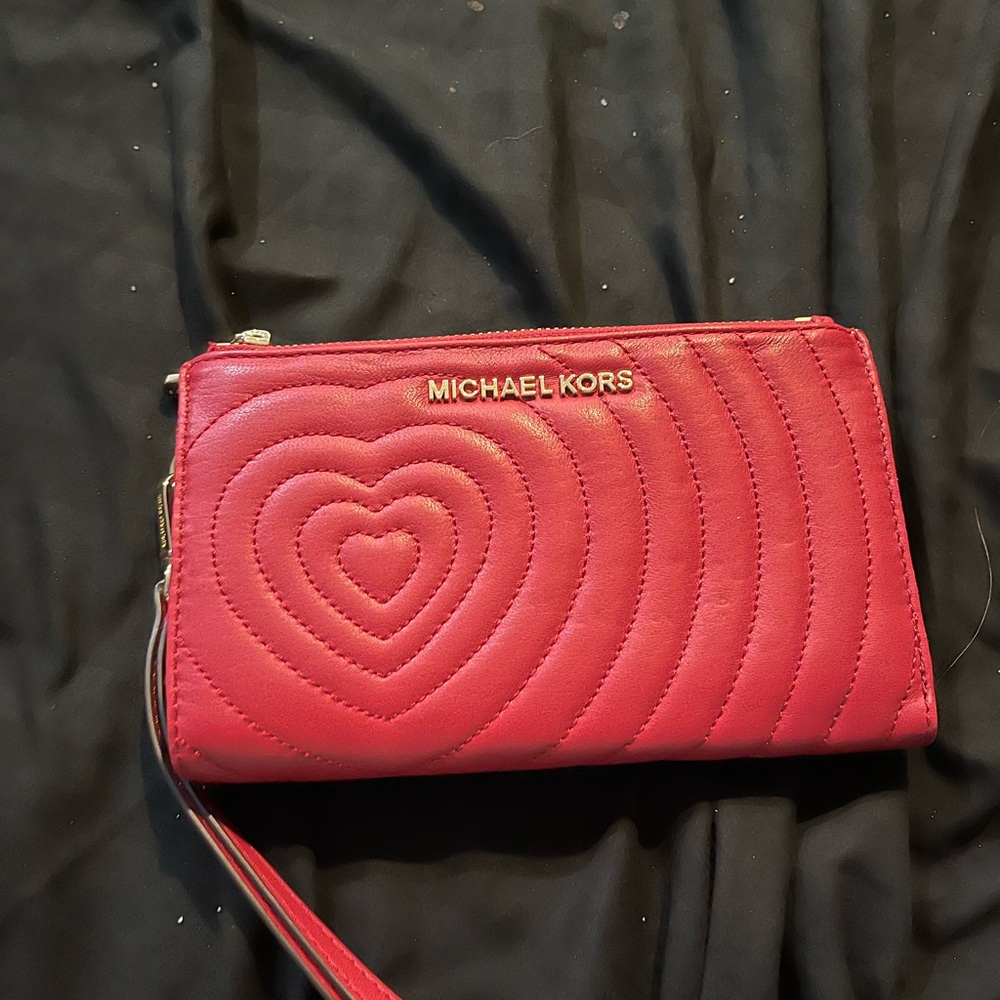 Red heart wallet